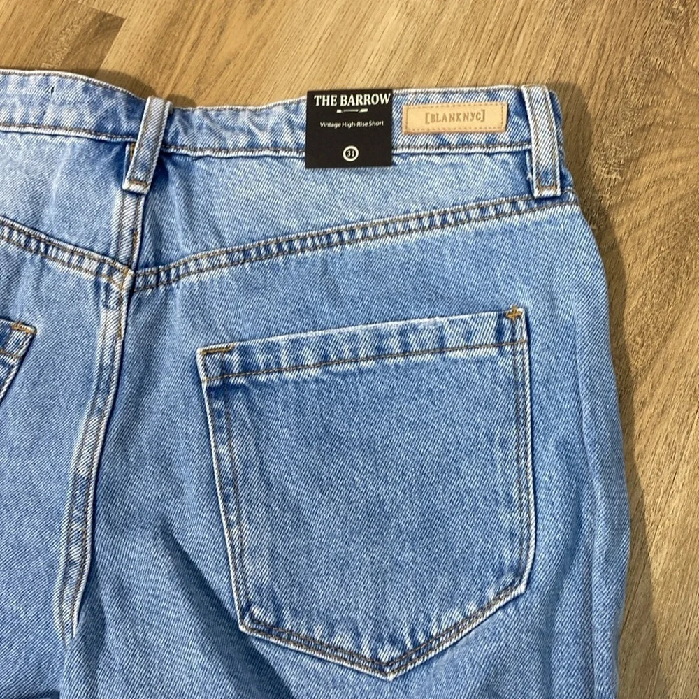 Blank NYC The Barrow Vintage High Rise Light Blue Denim Shorts raw hem size 31